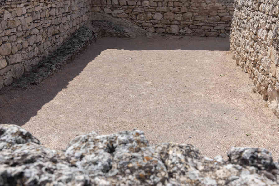 Cuenca - Saelices - parque arqueológico de Segóbriga 15 - Termas del Teatro.jpg